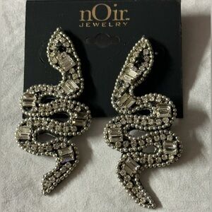 🐍Beautiful nOir Snake earrings